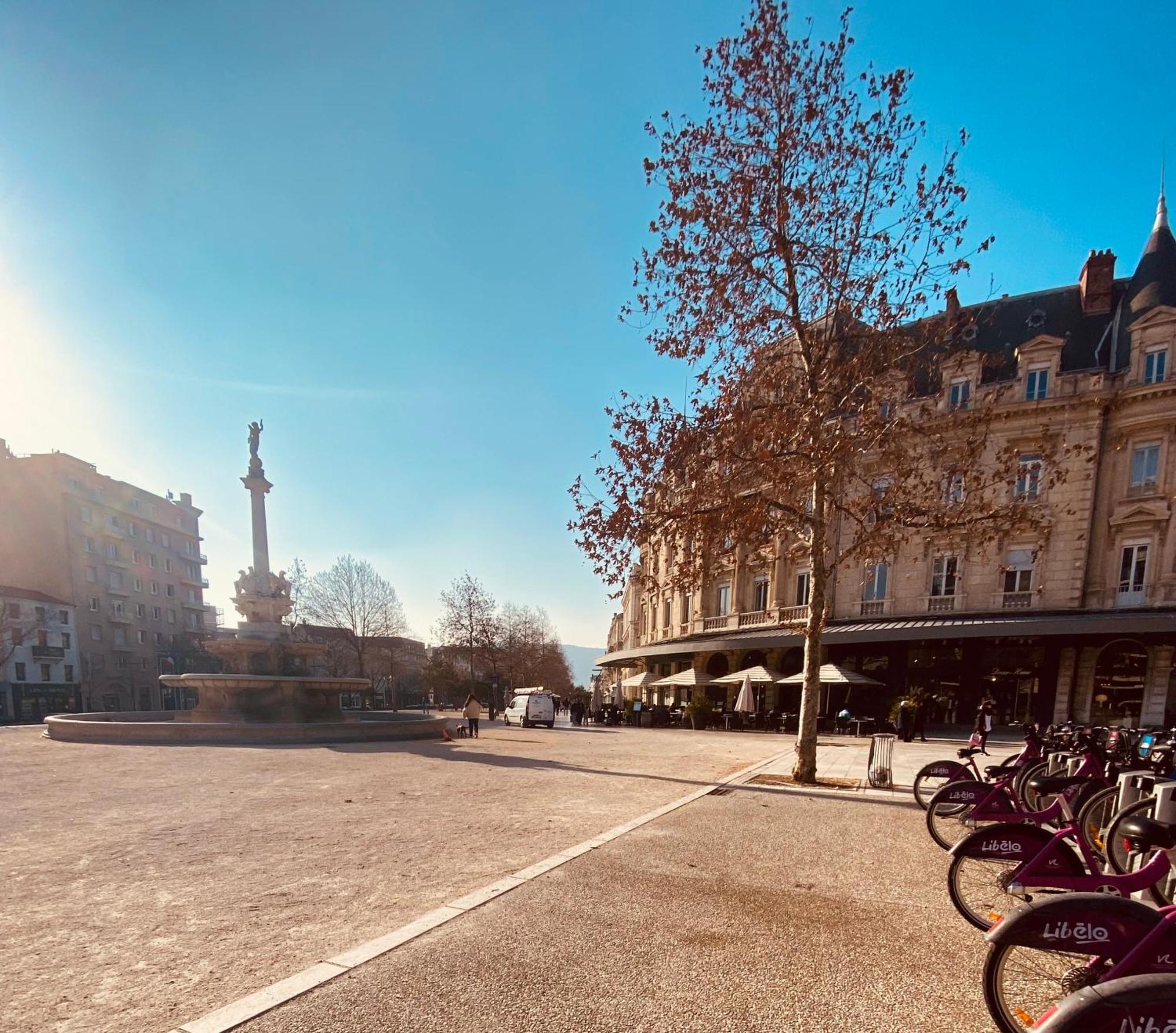 Appartement Centre Ville De Valence Face A La Gare ภายนอก รูปภาพ